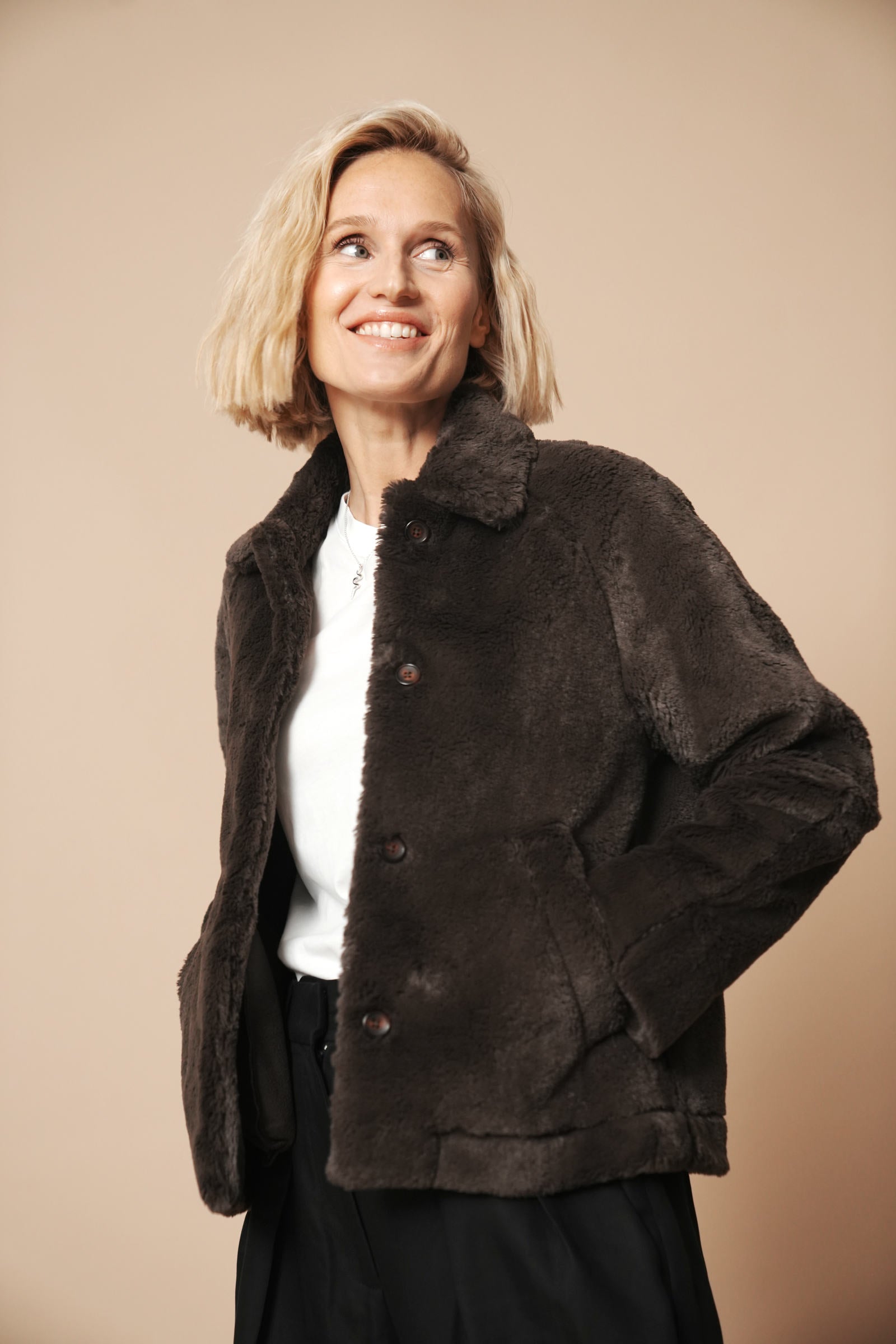 Kunstpelz Jacke Mango Jacken Mango โ Braune Kunstpelz-jacke In