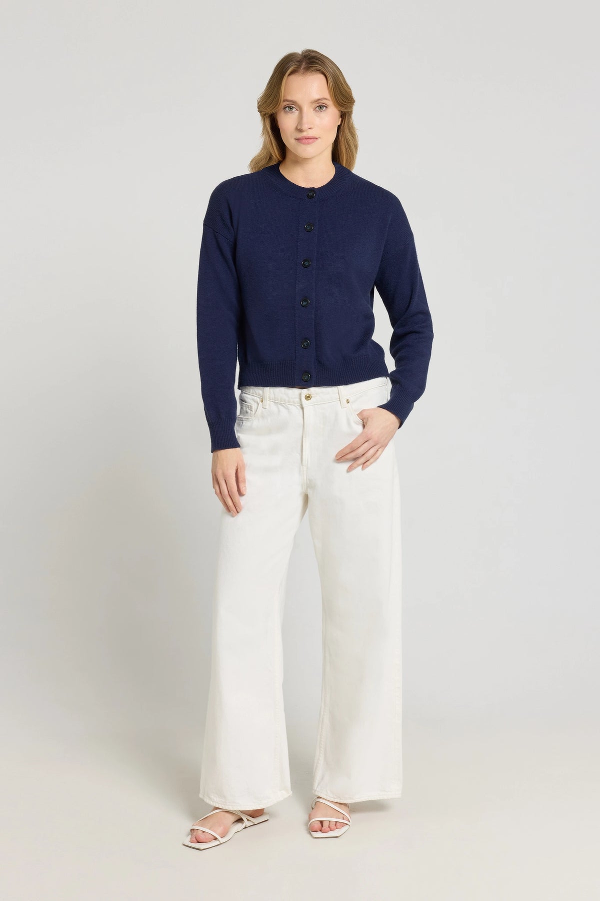 Bellasor Damen Merino-Kaschmir Cardigan MELINA in dunkelblau – Feinstrickjacke Frontansicht
